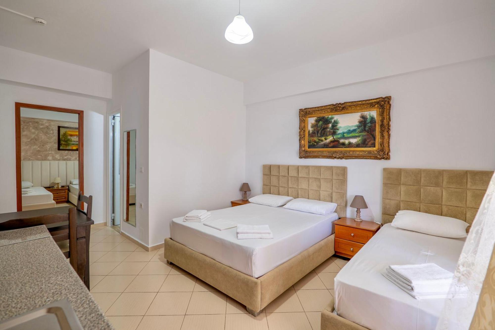 ساراندا Eleni Guest House المظهر الخارجي الصورة
