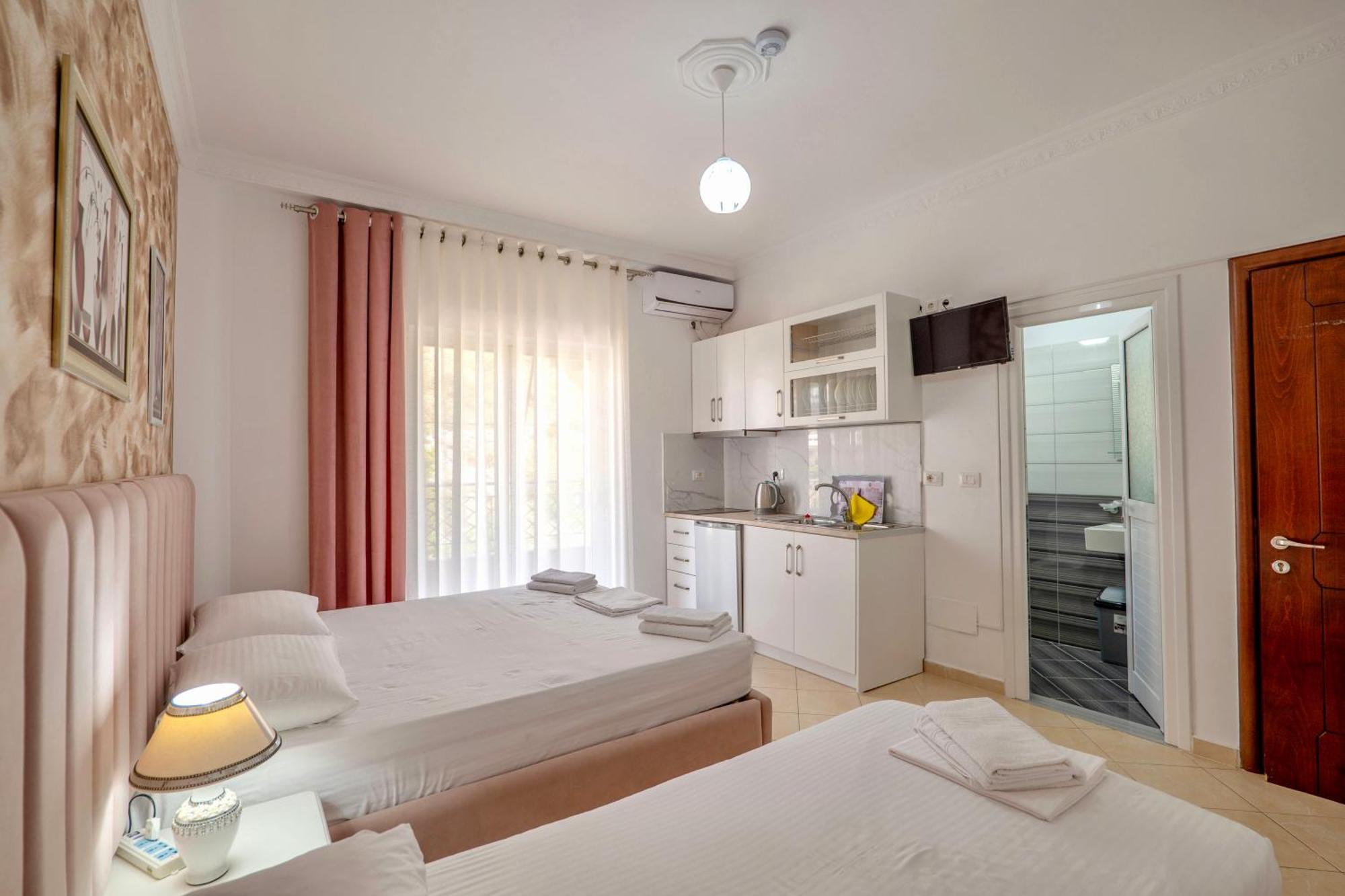 ساراندا Eleni Guest House المظهر الخارجي الصورة